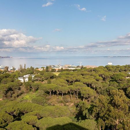 Cristo Rei Apartment - Great views&Free Parking Almada Esterno foto