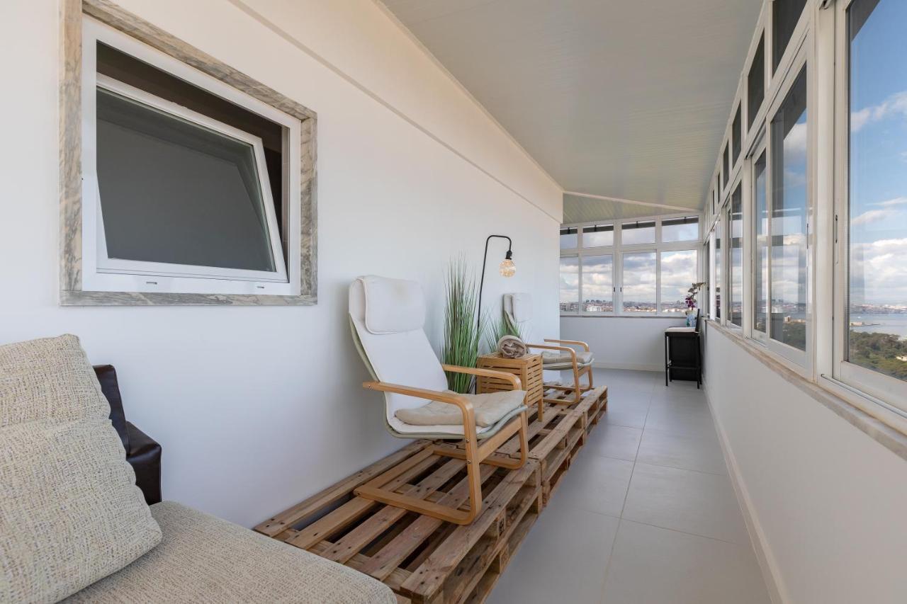 Cristo Rei Apartment - Great views&Free Parking Almada Esterno foto