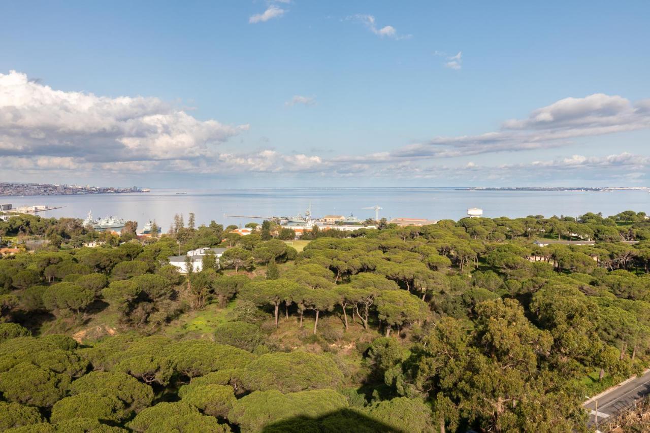 Cristo Rei Apartment - Great views&Free Parking Almada Esterno foto